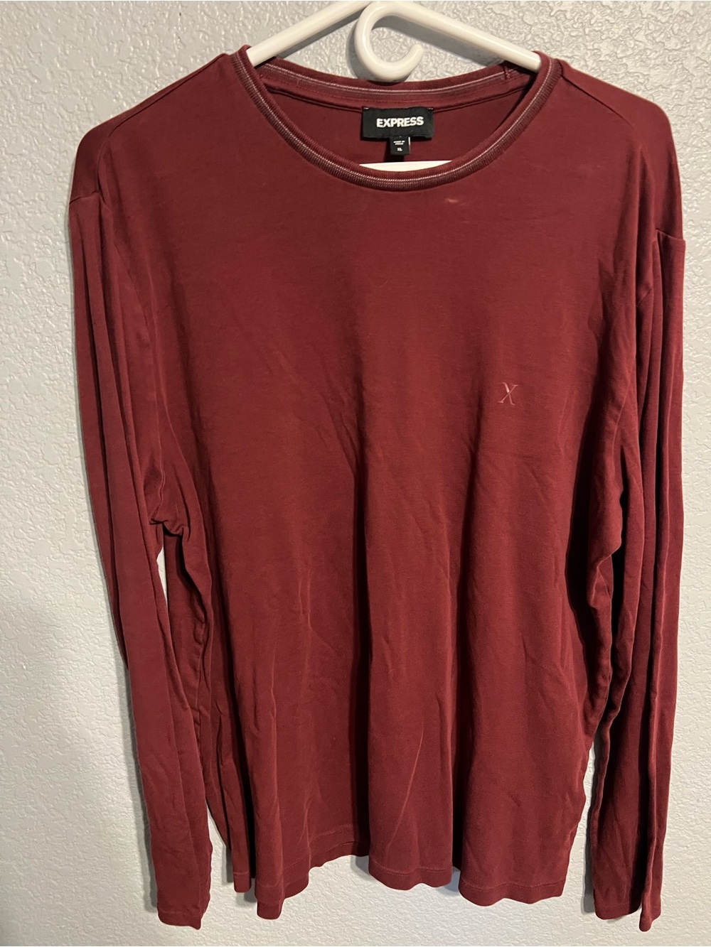 Express Long Sleeve Crewneck Shirt in Burgundy Red